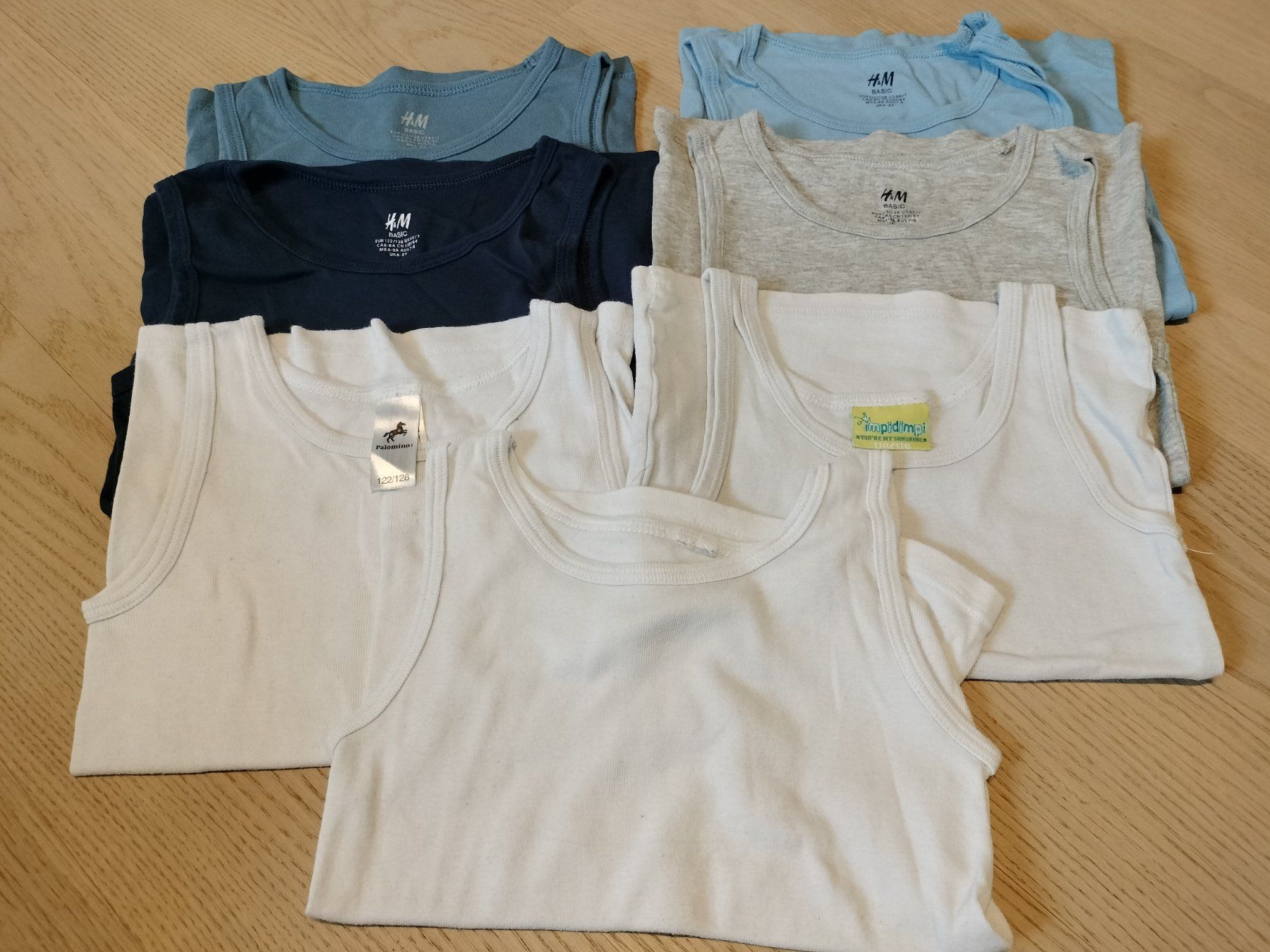 Camicie, T-shirt & Polo: 7x Unterleibchen Grösse 122/128 – Usato da Neftenbach venduto da TheKringel