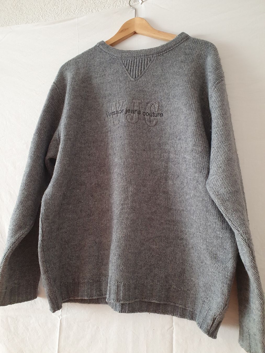 Maglioni & Felpe: Vintage Versace Jeans Couture Pullover/Sweater – Usato da Bern venduto da ann_xgw6 1