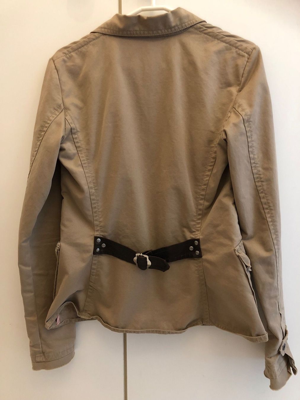 Guess Giacche: GUESS DAMEN JEANSJACKE – Usato da Zürich venduto da flo_7cvq 1