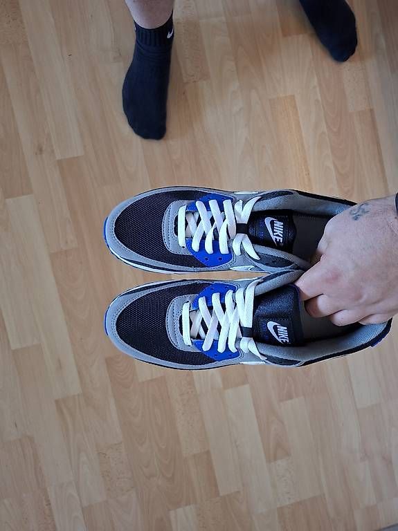 Scarpe da uomo: Neue Nike air max  – Usato da Niederrohrdorf venduto da luc_cw2h 3