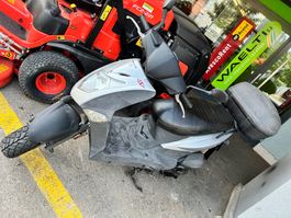 Scooter Kymco Agility 125 qui roule fonctionne en l’état