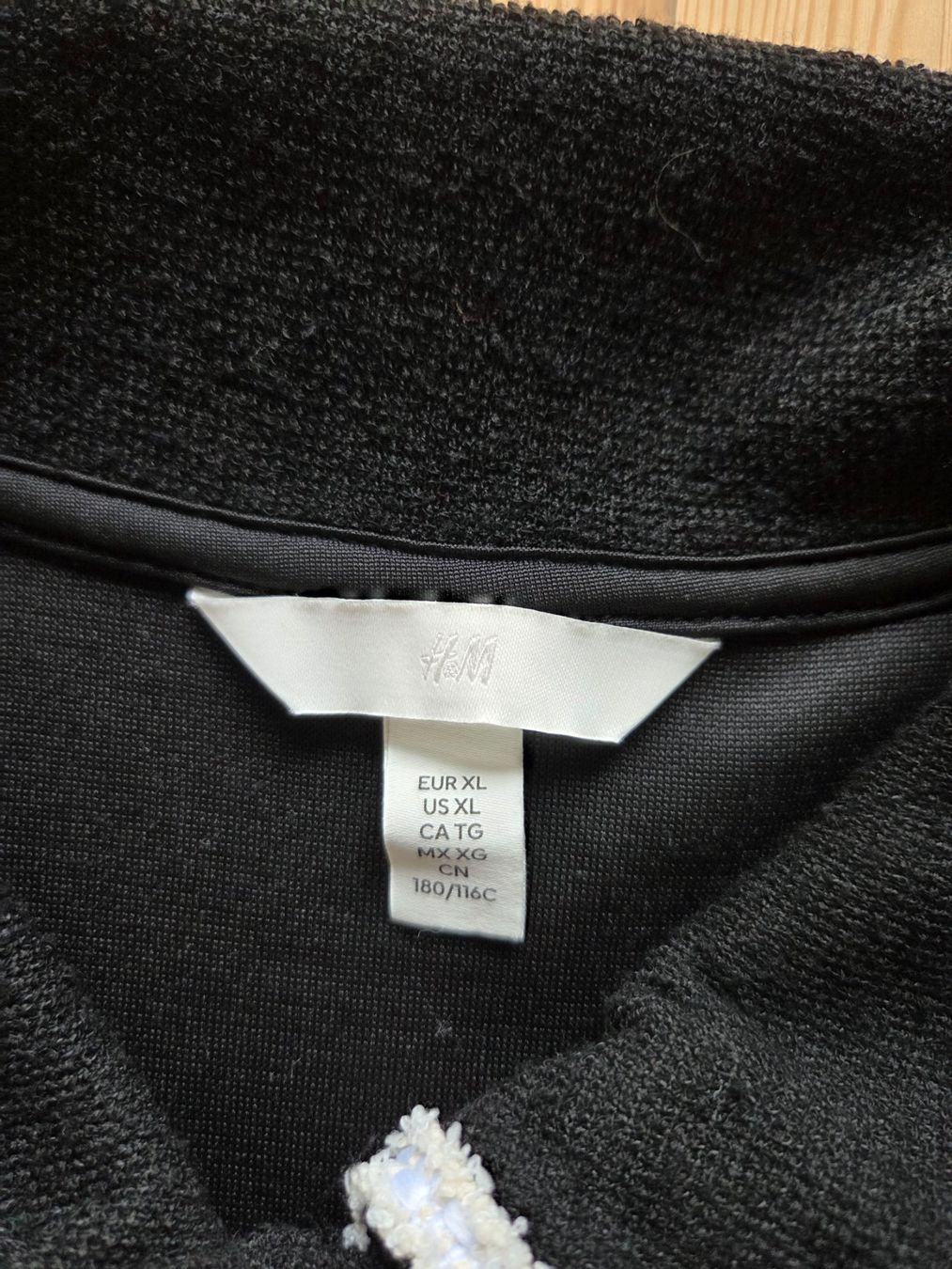 H&M Jacken: schwarze Jacke / Bluse, XL, H&M – Gebraucht aus Liestal von ITOlio 2