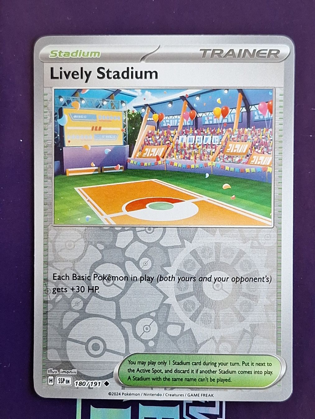 Pokémon Carte collezionabili: Lively Stadium - Reverse Holo - Pokemon Surging Sparks – Usato da Altstätten SG venduto da GGsGameshop