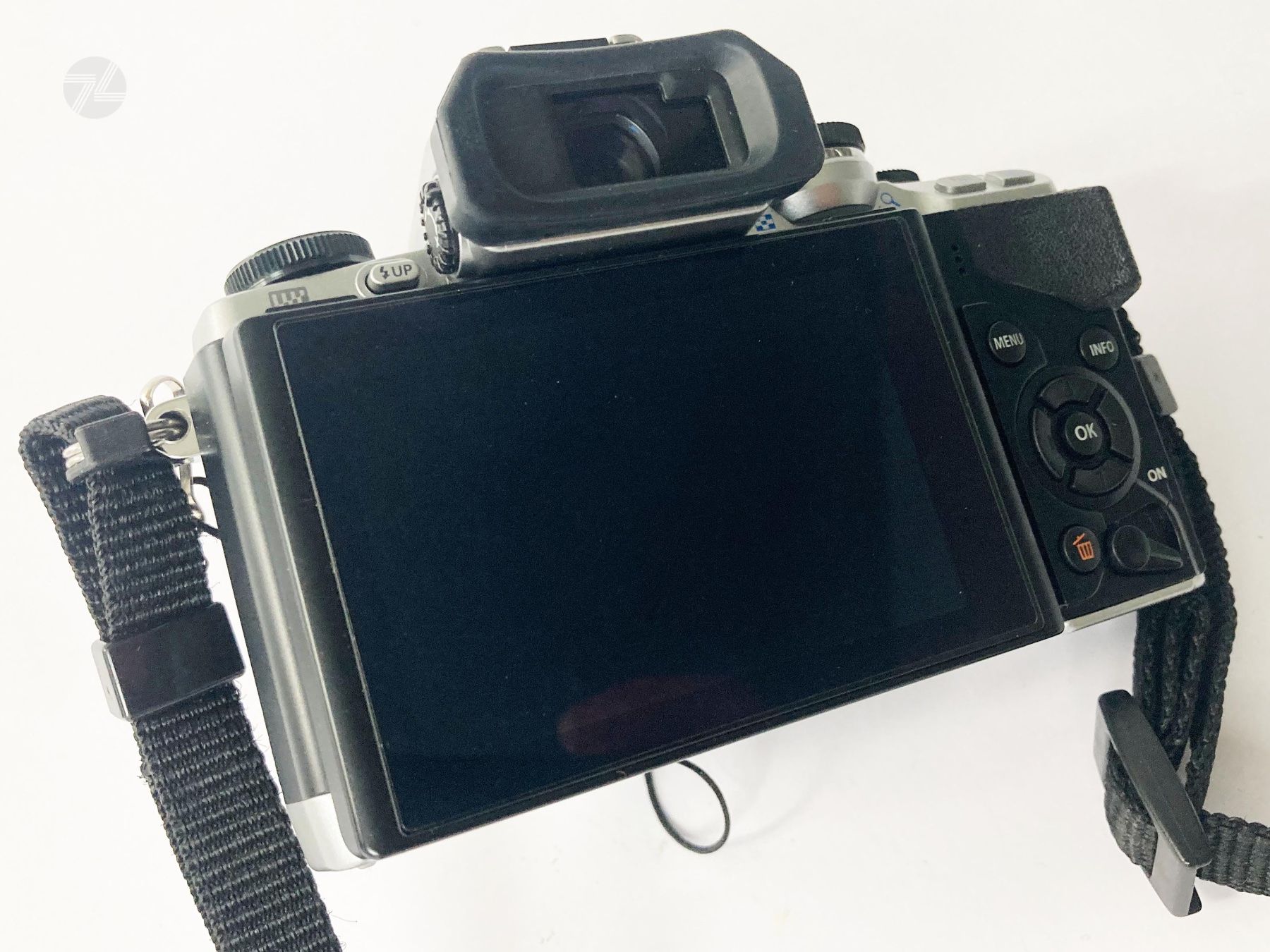 Olympus Fotocamera: Olympus OM-D E-M10 Systemkamera Digitalkamera + Zubehör – Usato da Wetzikon ZH venduto da cyan74 8
