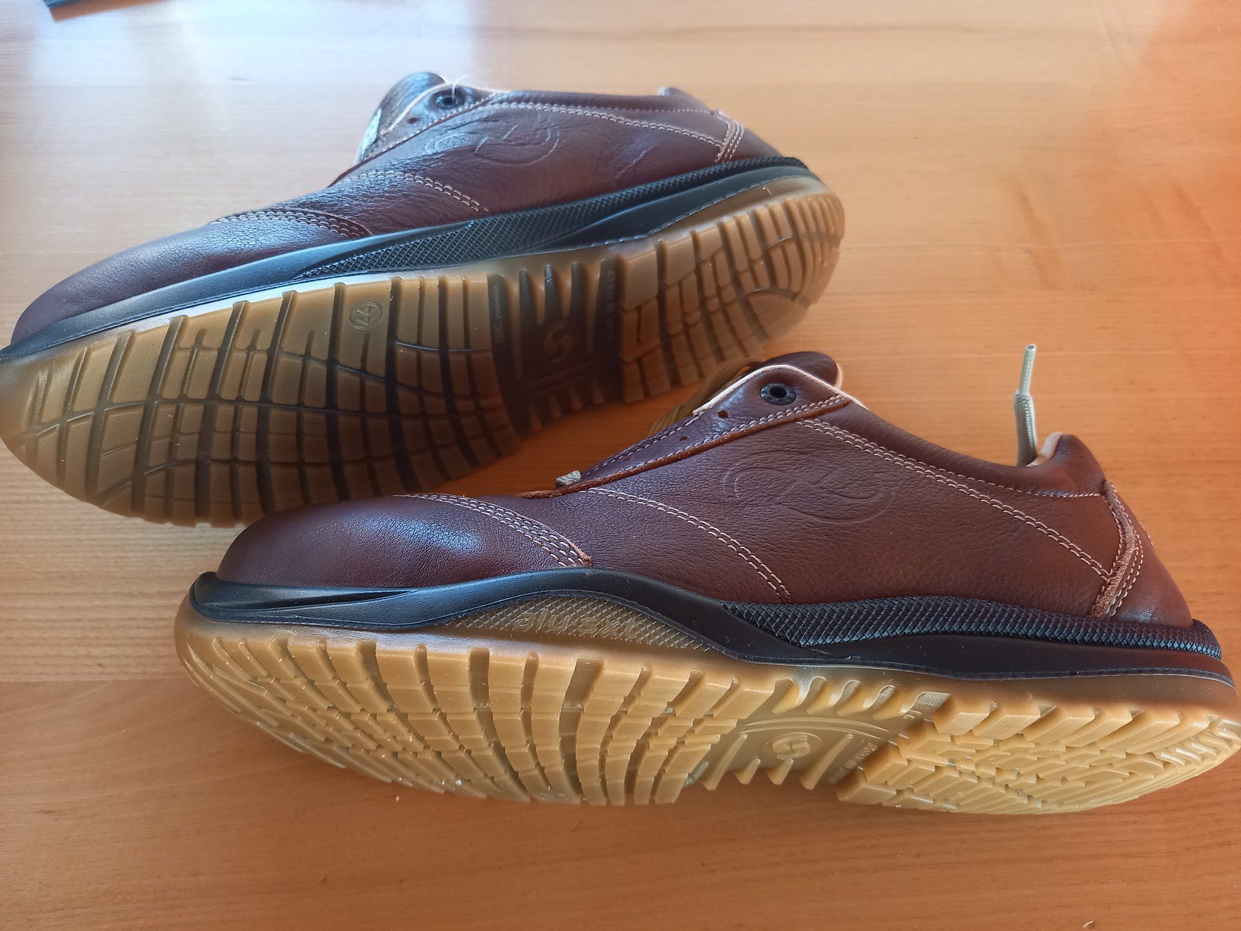 Scarpe da uomo: Sicherheitsschuhe von Sixton - S3 - Gr.44 – Nuovo e nell'imballaggio originale da Cornol venduto da t84 2
