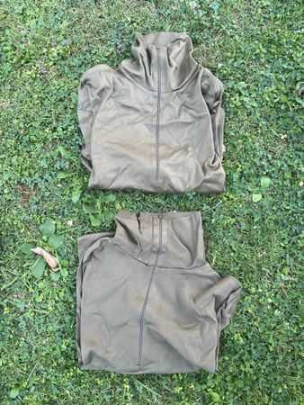 Pull col montant zippé kaki taille L bon état