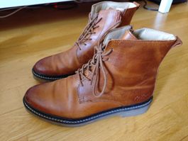 Schnürstiefeletten aus Leder