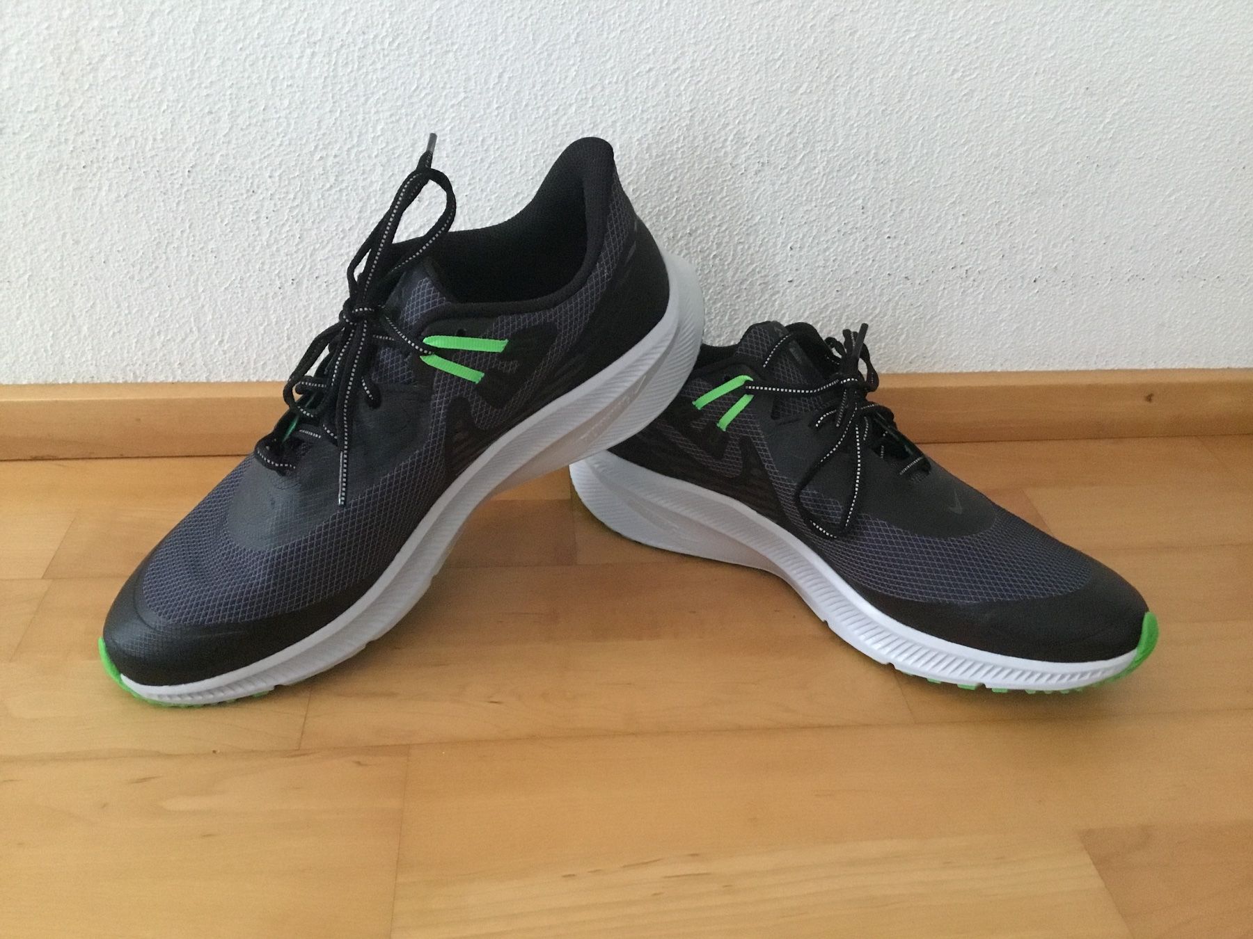 Nike Scarpe da uomo: Nike Running - Jogging Schuhe, Men, Gr. 44, neu – Nuovo e nell'imballaggio originale da Chur venduto da Jacky17 2