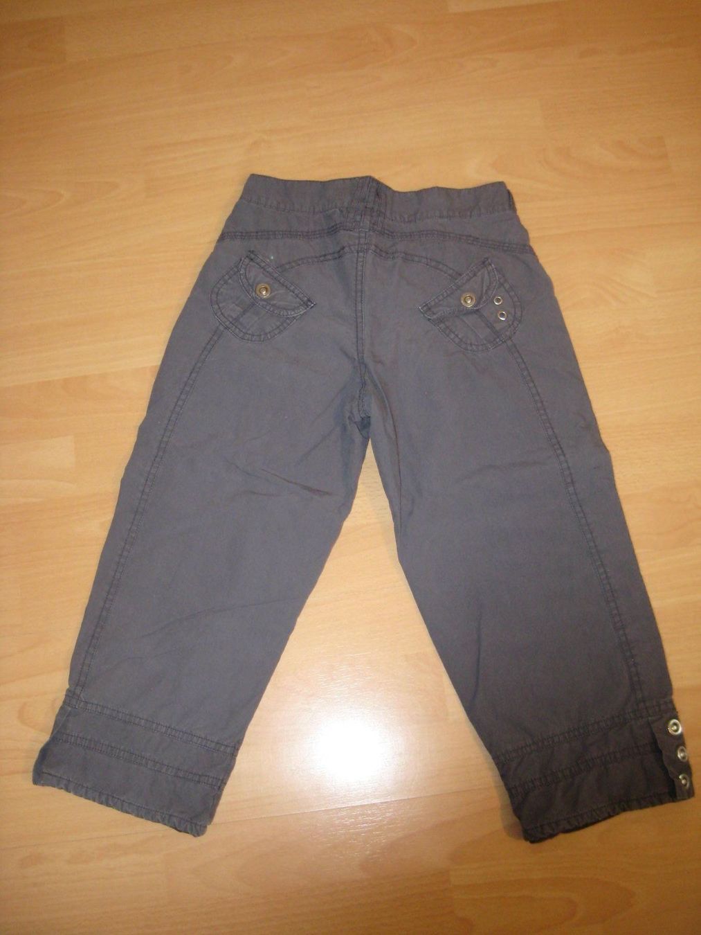 Pantaloni: dunkelgraue knielange Hosen Gr. 140 – Usato da Greifensee venduto da Janali01 2