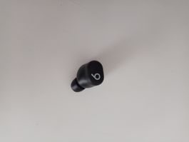 Apple Beats solo links ear bud A3151