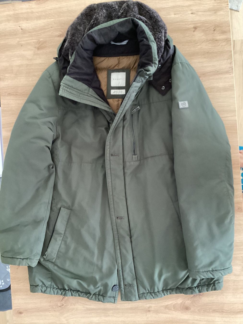 Bugatti Giacche: Bugatti Parka/Jacke, kaki, Gr. 56, gebraucht – Usato da Bad Zurzach venduto da Hibiskus78