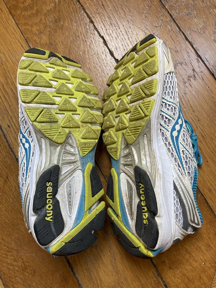 Saucony Scarpe da donna: Joggingschuhe saucony – Usato da Zürich venduto da ritzo1 2