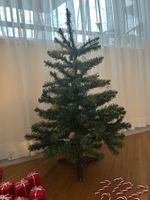 Dekorativer Weihnachtsbaum, Schmuck & Lichterkette ( sapin )