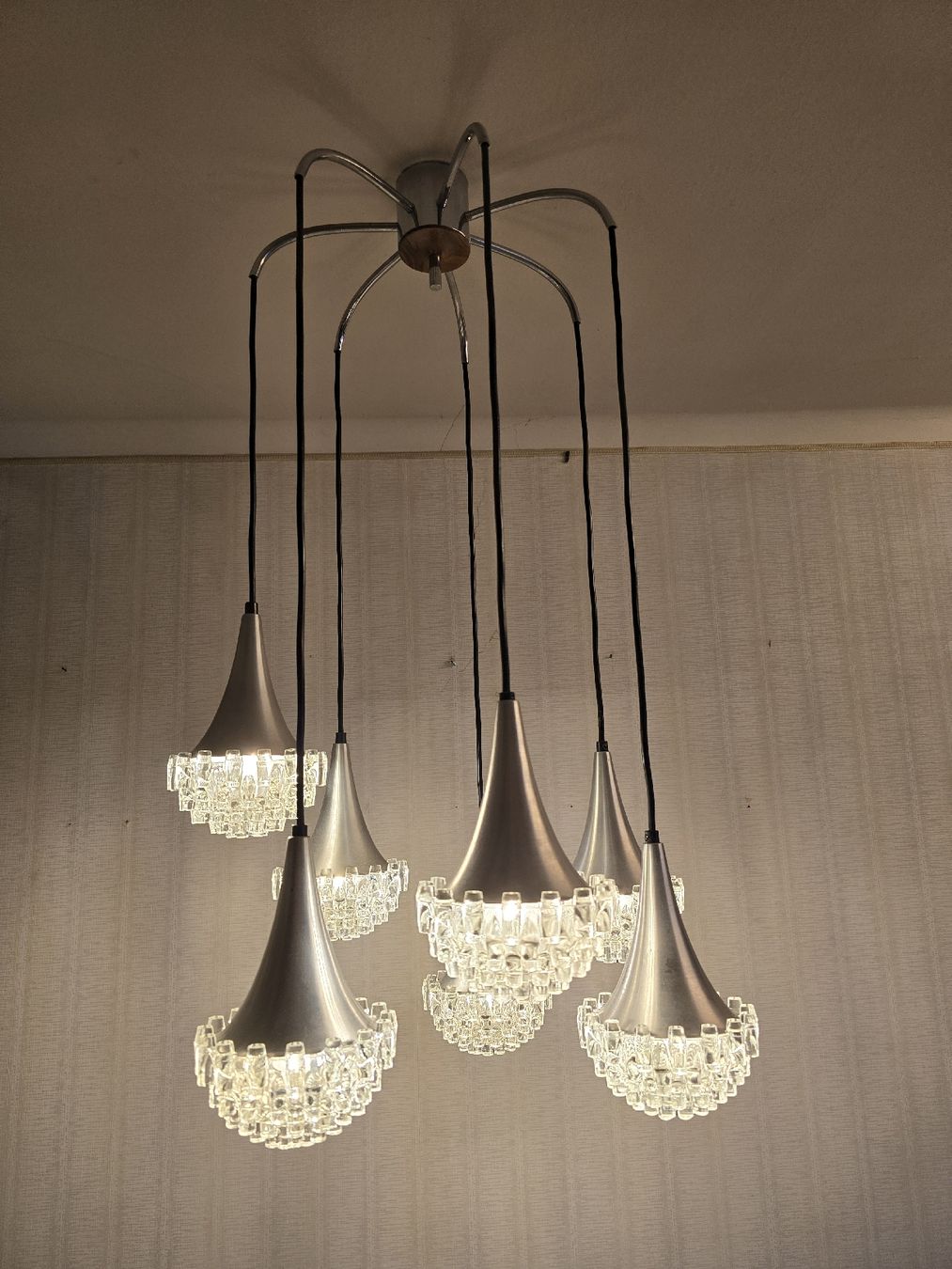 Kronleuchter & Deckenlampen: Hustadt Pendel Deckenleuchte mit 7 Glas Lampen, Silber – Gebraucht aus Zofingen von Loop_ReSale 4