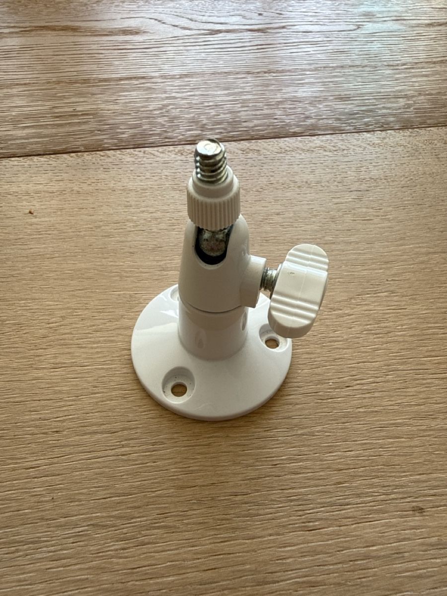 Arlo Videocamere: Arlo Essential XL Spotlight HD-Kamera – Usato da Wettingen venduto da Bounty 3