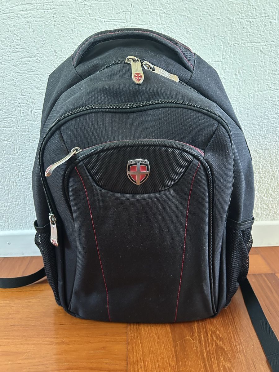 Rucksäcke: Ellehammer - Laptop-Tablet-Rucksack - schwarz – Gebraucht aus Riniken von KreativImKopf