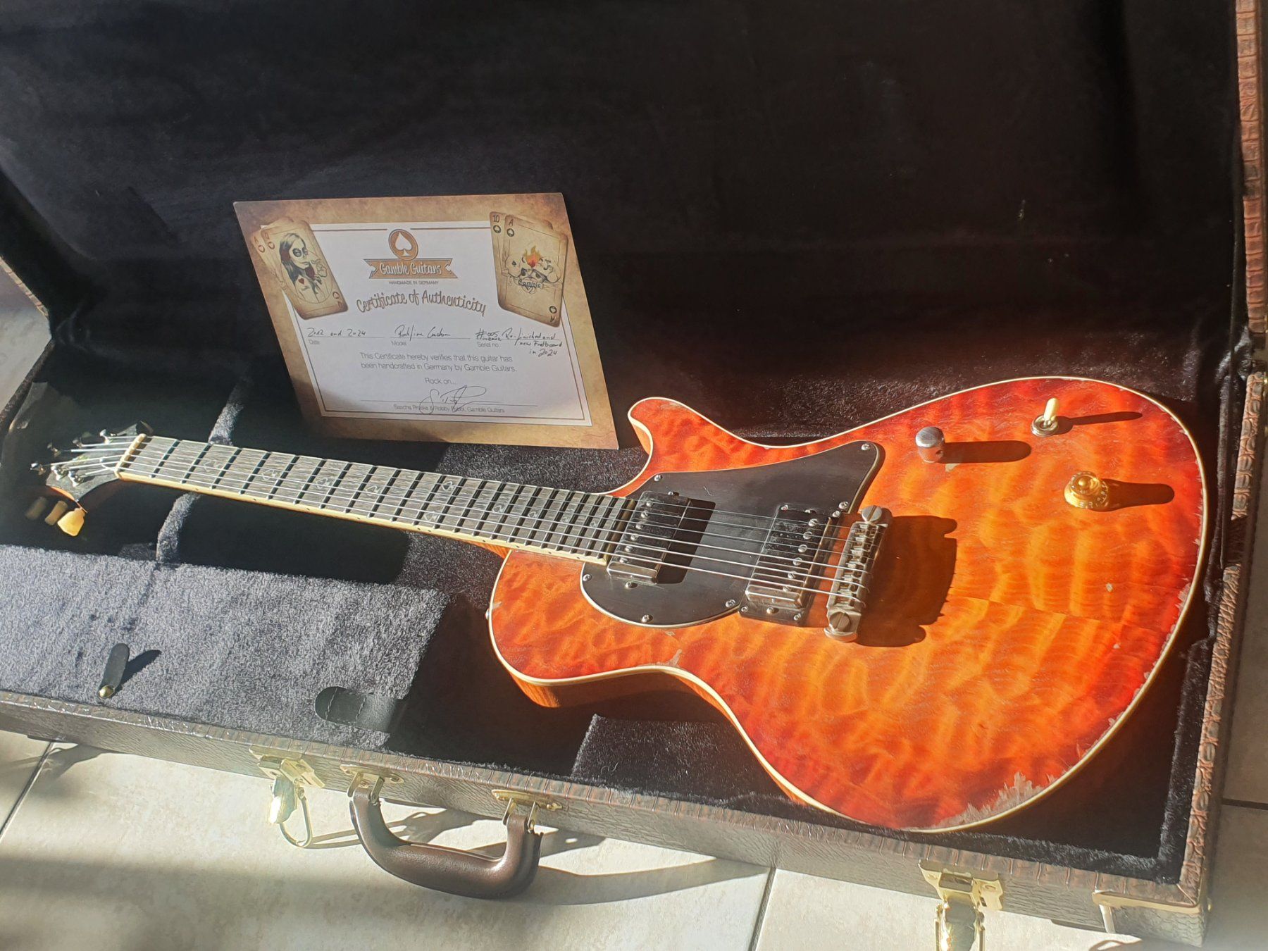 Strumenti musicali: Gamble Guitars Rockfire Custom aged, Fingerboard neu, top – Nuovo (secondo la descrizione) da Eglisau venduto da Flying-V 3