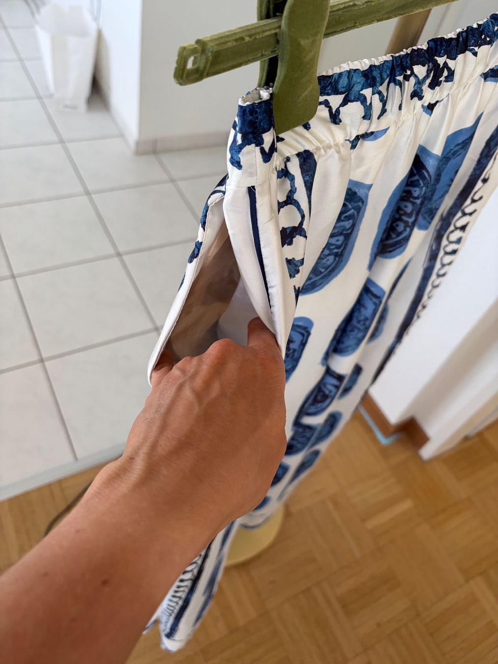 Zara Pantaloni: Neue Sommerhose von Zara – Nuovo (secondo la descrizione) da Baar venduto da ViennaG 3
