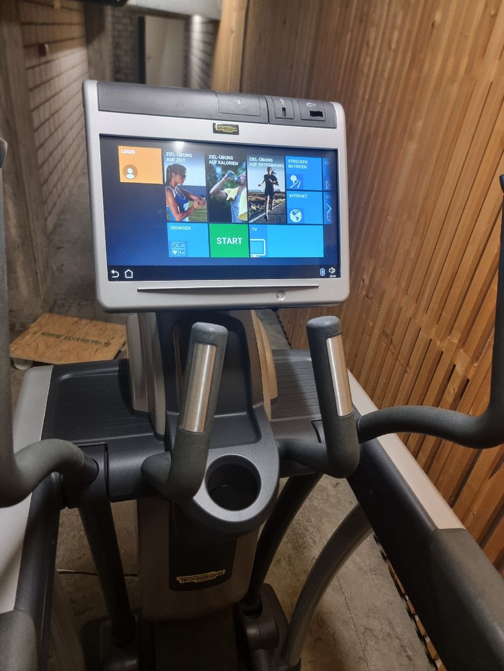 Technogym Hometrainer: Crosstrainer TechnoGym Vario EXC 700  – Usato da Aarau venduto da Aboudx 2