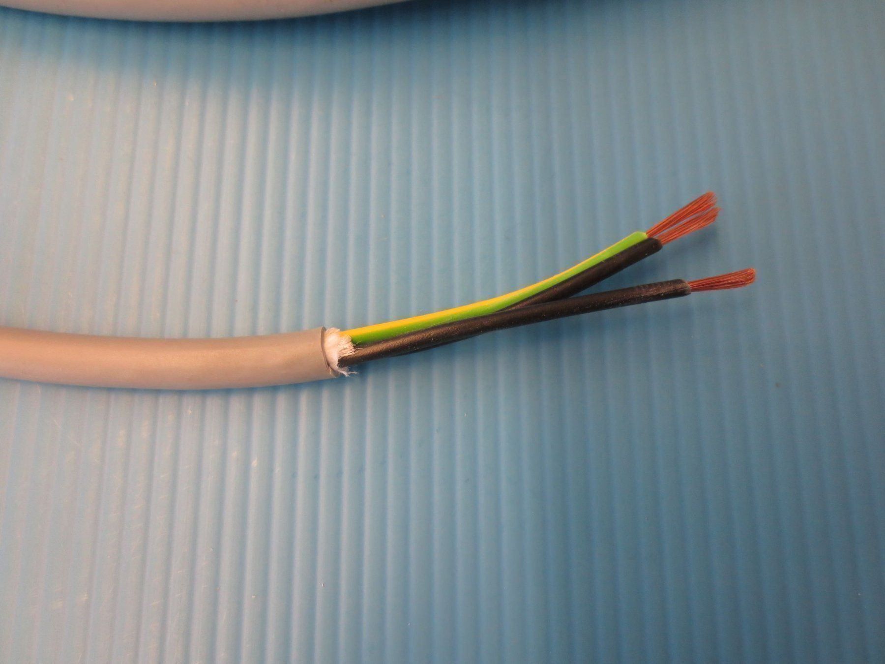 Kabel: 15m Neues PVC Kabel 3x1,5mm2 Flex – Gebraucht aus Sulz LU von Elektrofachverkauf 1