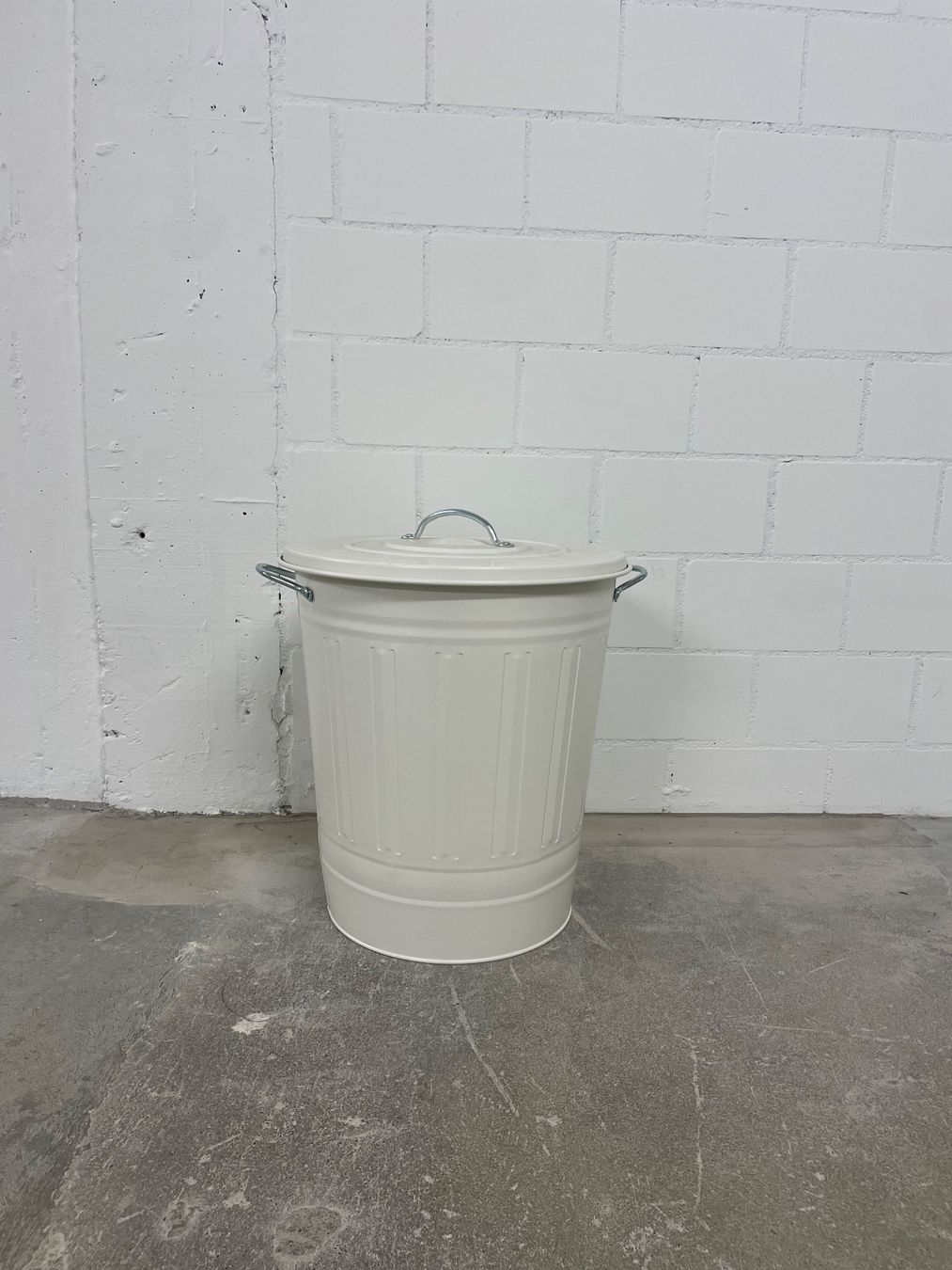 Altro per la casa: KNODD Tonne mit Deckel – Usato da Zürich venduto da lov_wy2n