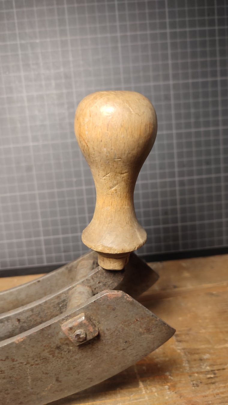 Coltelli da cucina: Wunderschönes altes Wiegemesser Doppel-Klinge – Usato da Gelterkinden venduto da MYSTOREFORYOU4460 1