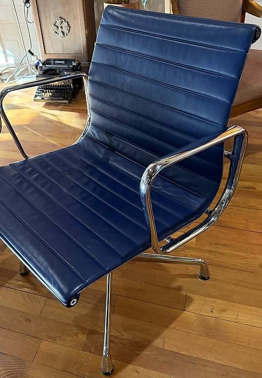 Vitra Stühle: Vitra Stuhl – Gebraucht aus Aarau Rohr von bogdra 3