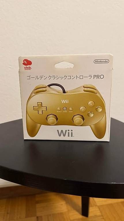 Manettes: Nintendo Official Gold Classic Pro Controller Wii – D'occasion à Mont-sur-Lausanne par MaikiBBoy