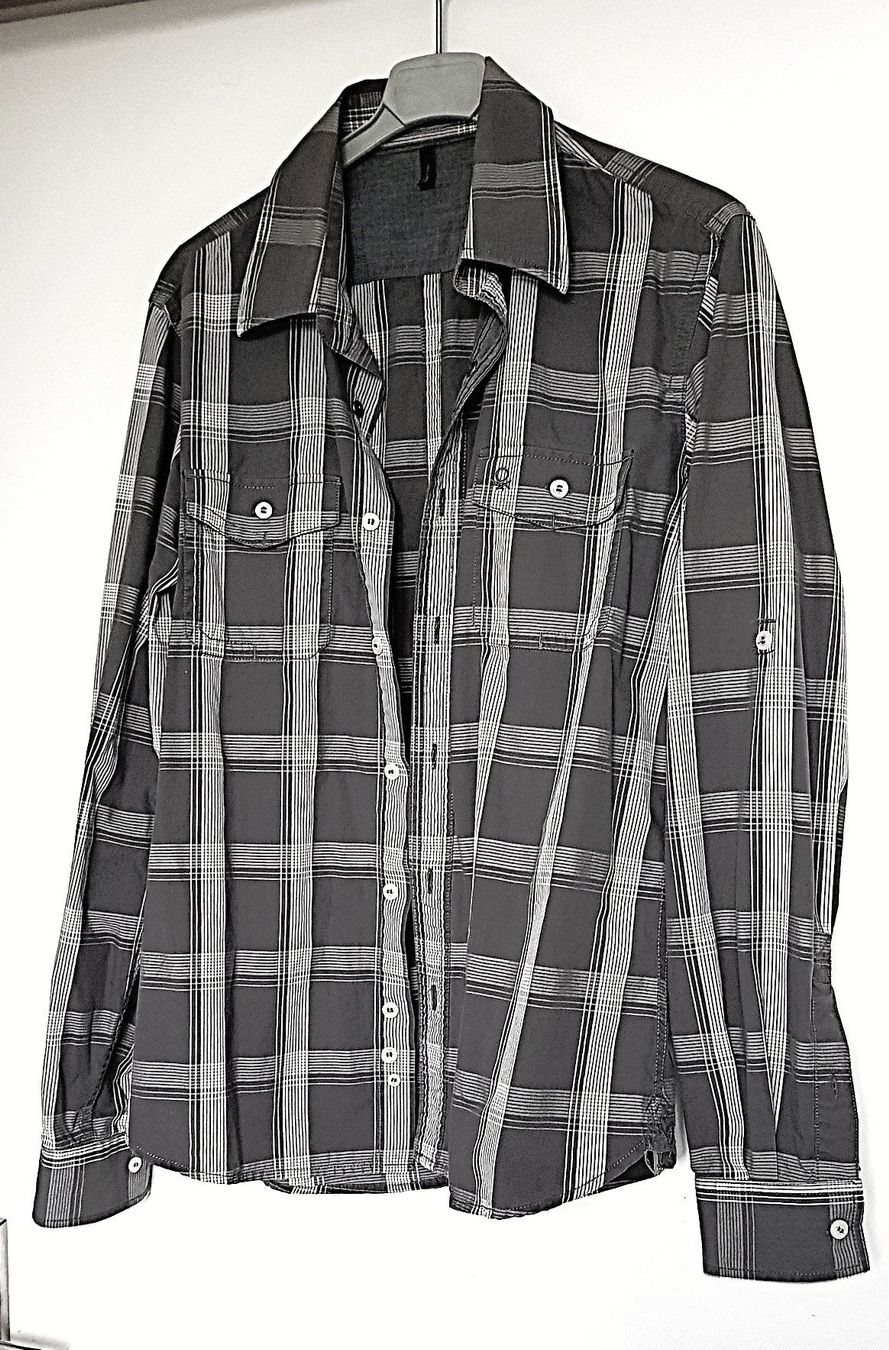 Benetton Camicie: Herrenhemd Benetton Gr. 38/39 tailliert – Usato da Winterthur venduto da Joschko