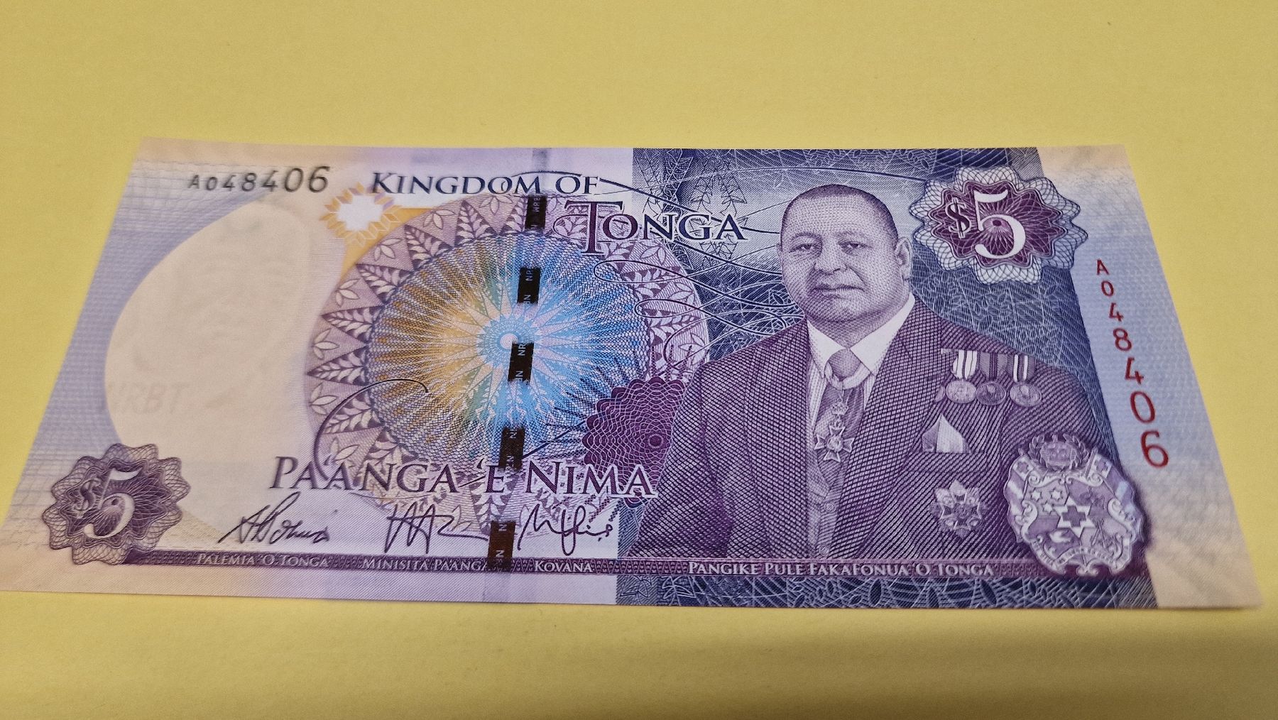 Banconote: Tonga 5 Pa'anga Geldschein, Banknote, – Nuovo e nell'imballaggio originale da Herisau venduto da Antiques.AR
