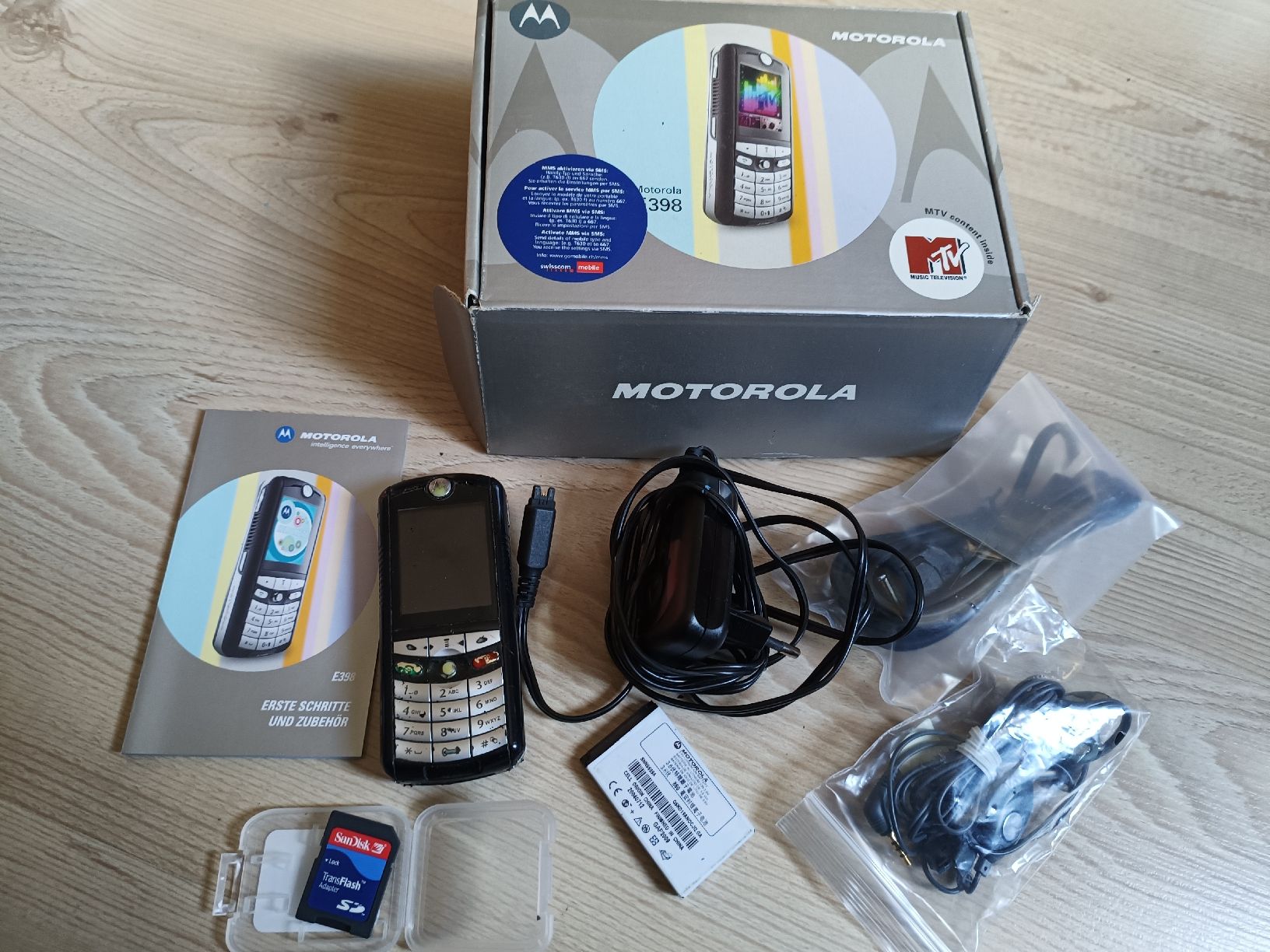 Motorola Portables: Motorola E398 Handy Retro Kult – D'occasion à Münchenbuchsee par Ruth0