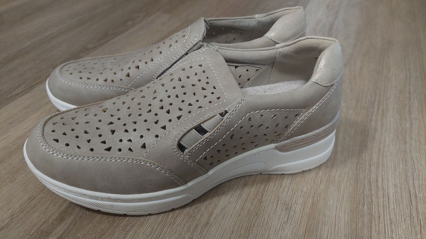 Scarpe da donna: Easy Street schuhe Gr.37 – Usato da Seftigen venduto da bendzsy91