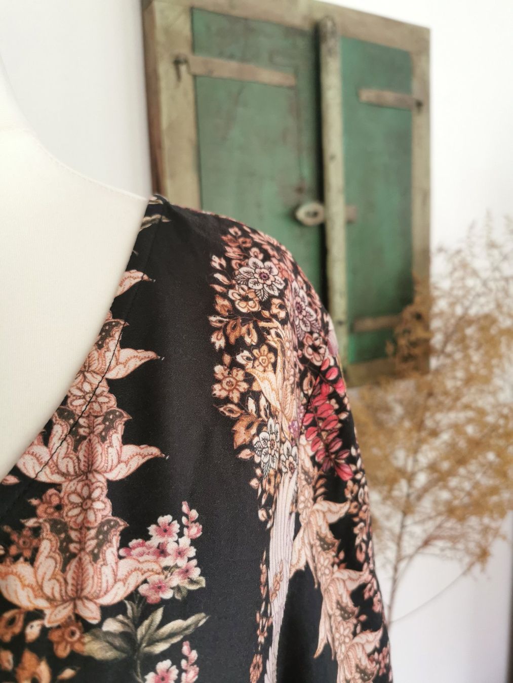 Cream Vestiti: Cream sehr schönes Kleid Gr. 46/48 – Usato da gachnang venduto da tibus1 1