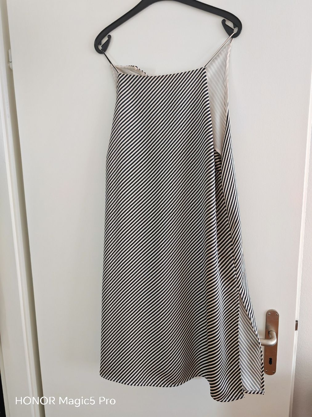 H&M Robes: 2 x H & M Kleider – D'occasion à Birsfelden par mar_8957 3