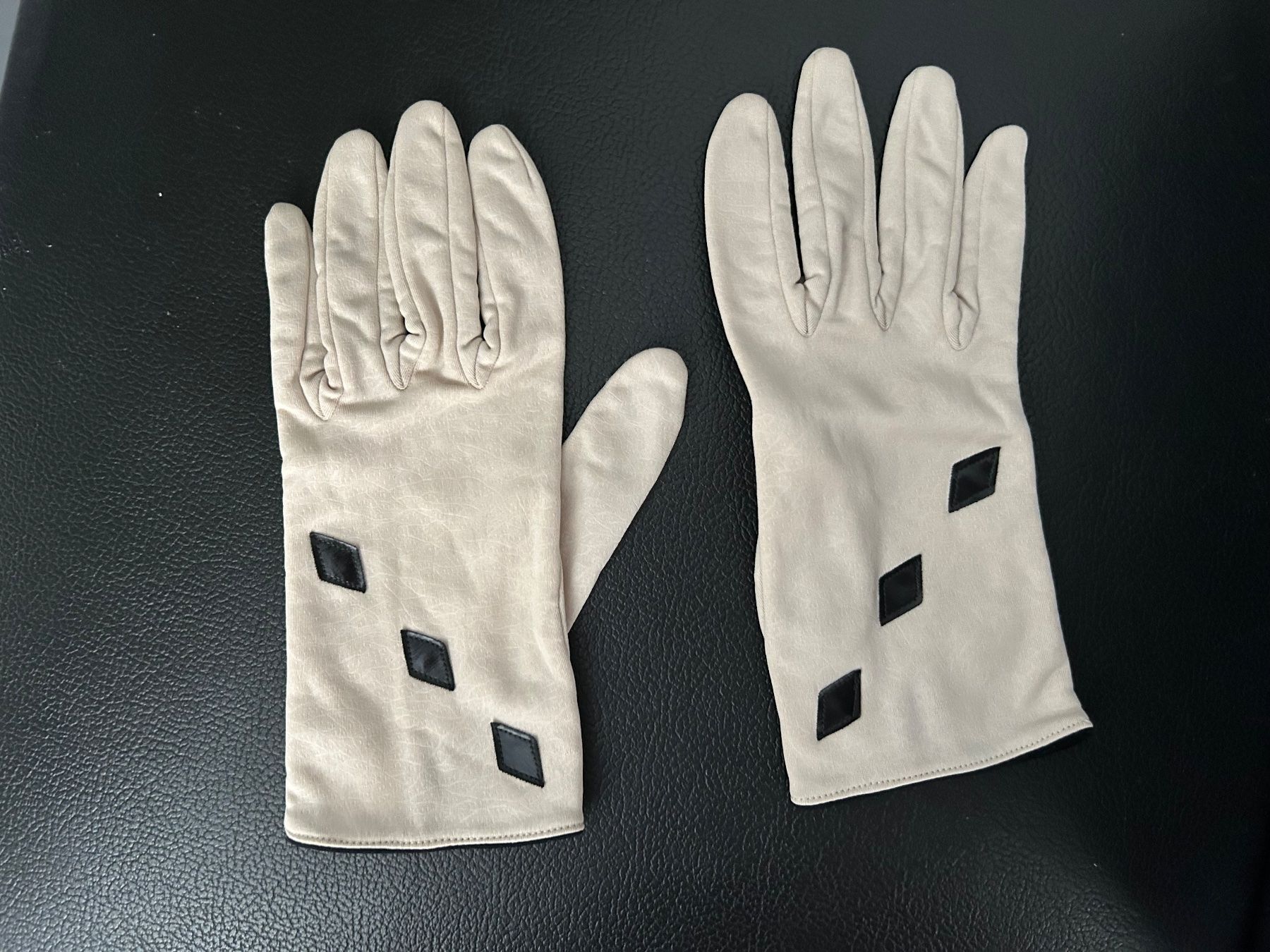 Handschuhe & Handstulpen: HANDSCHUHE vintage beige – Gebraucht aus Arbedo von nadia1973