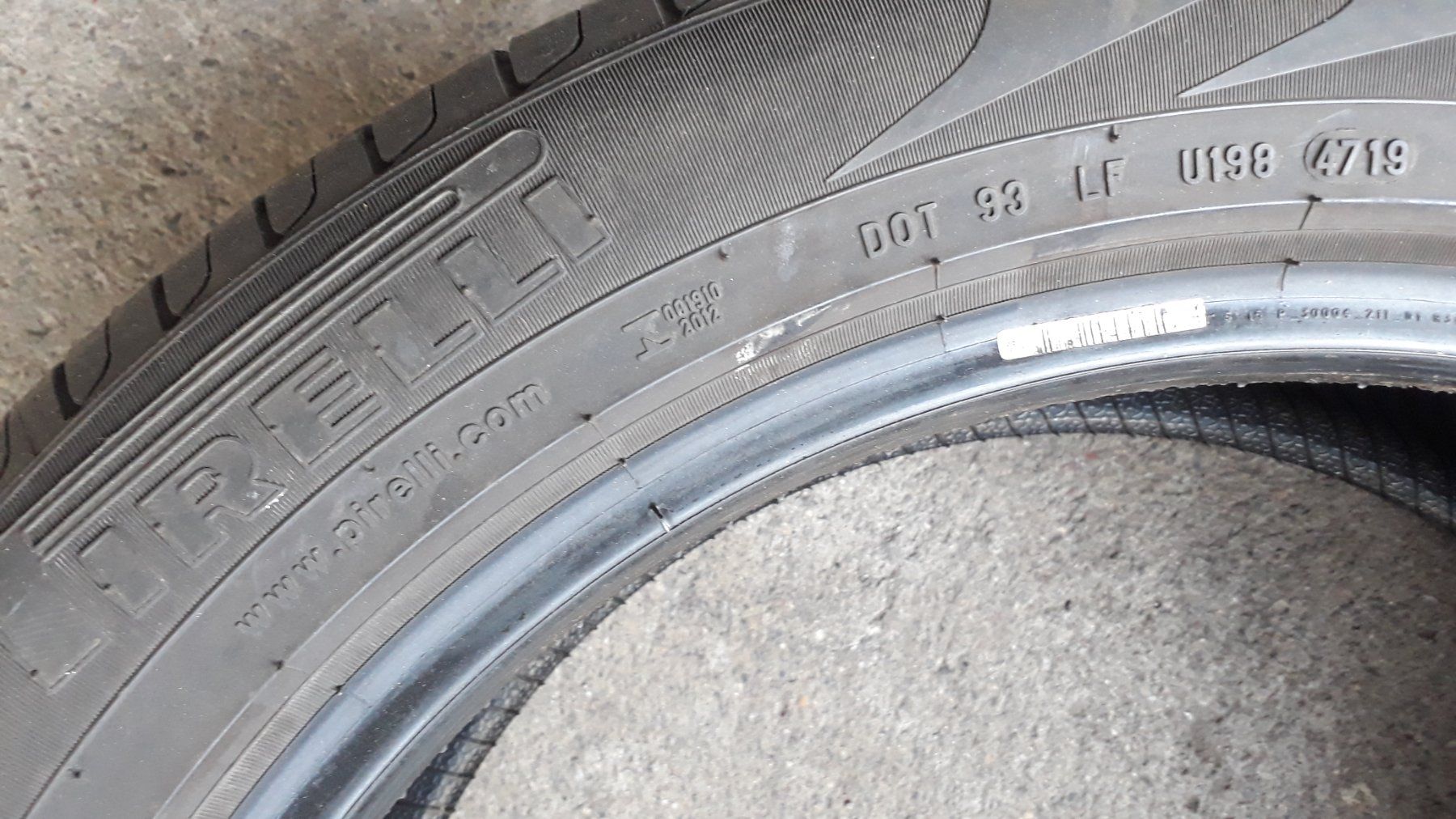 Pneumatici & Ruote complete: Sommerpneu 235 / 50 19 – Usato da Schmerikon venduto da 1qw2 4