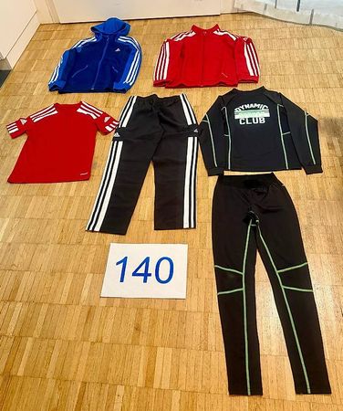 Kinder Sportkleider Adidas & Nike Gr 140