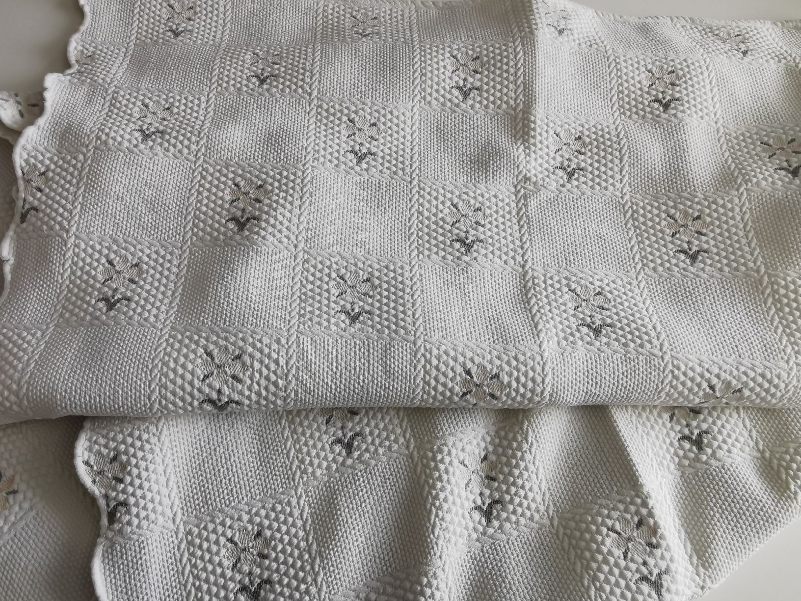 Couvertures: Tagesdecke 200cm x230cm – D'occasion à Glattbrugg par riseca 3