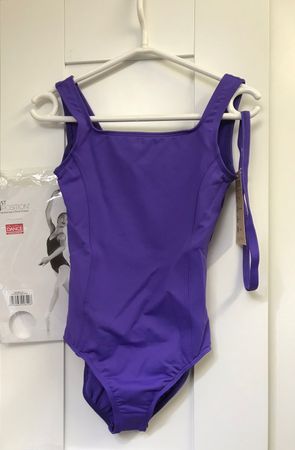 Neuer violetter Ballettbody Gr. 122-128 mit Gürtel