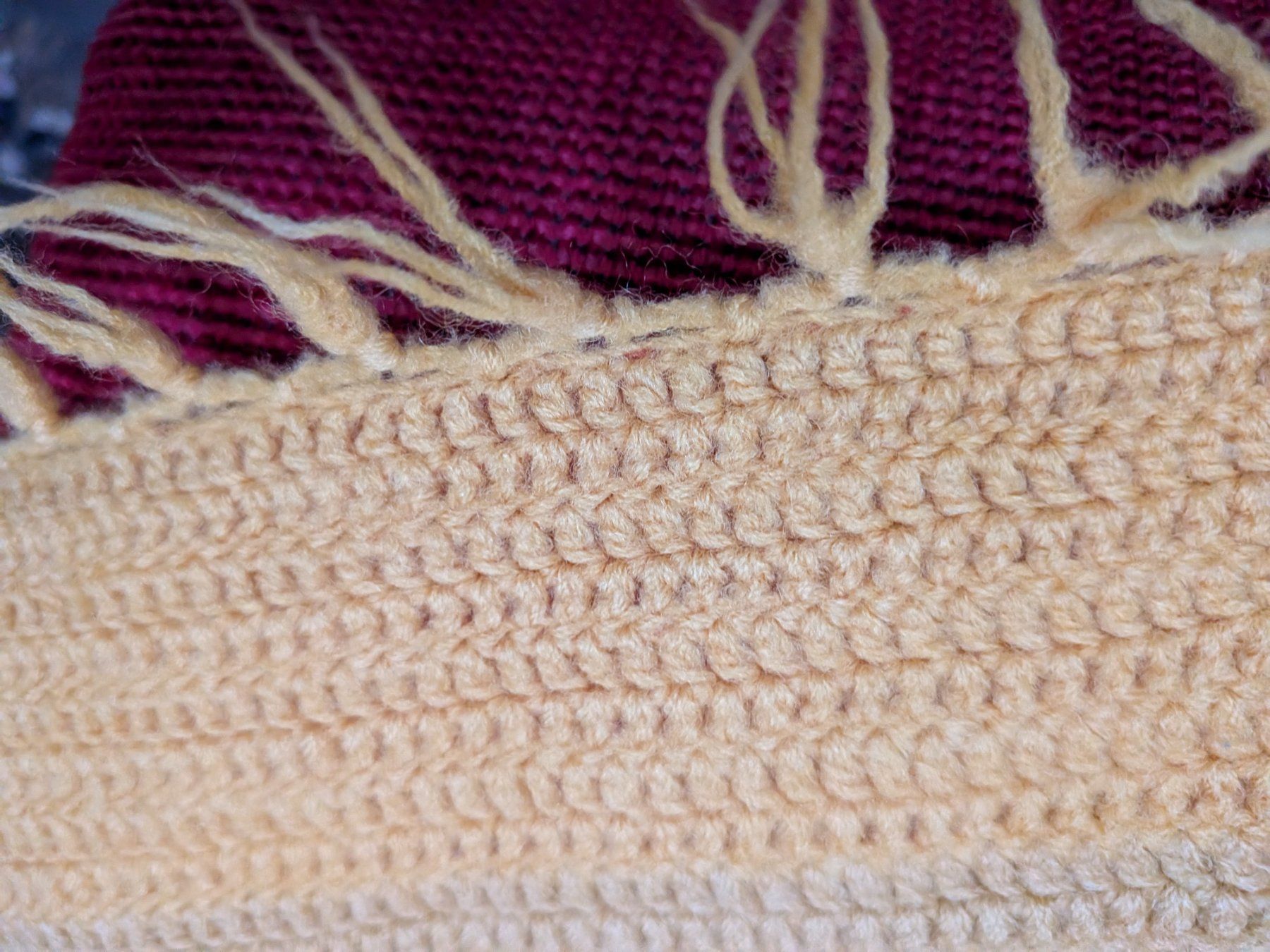 Coperte: Häkeldecke, Bett- oder Sofaüberwurf – Usato da Emmen venduto da magelan 3