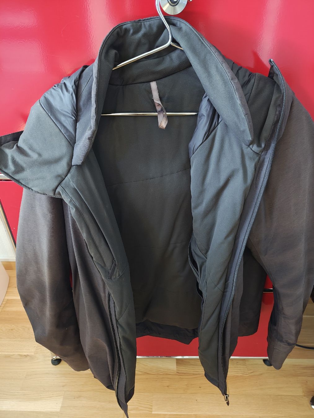 Giacche: Veilance Jacke – Usato da Basel venduto da ricarpolis