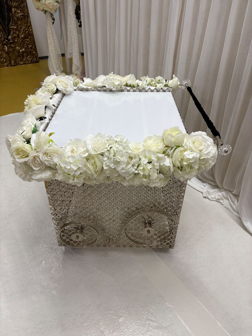Toutes les décorations: wunderschöner Tortenwagen oder als Candybar – D'occasion à Oftringen par SCHIBLI1 2