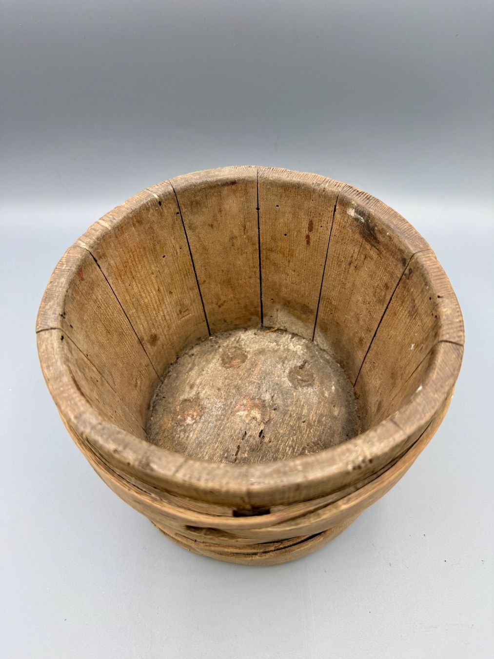 Sonstiges für Haushalt & Wohnen: Antikes Holzgefäss datiert 1725 – Gebraucht aus Ueberstorf von Brocandi 1