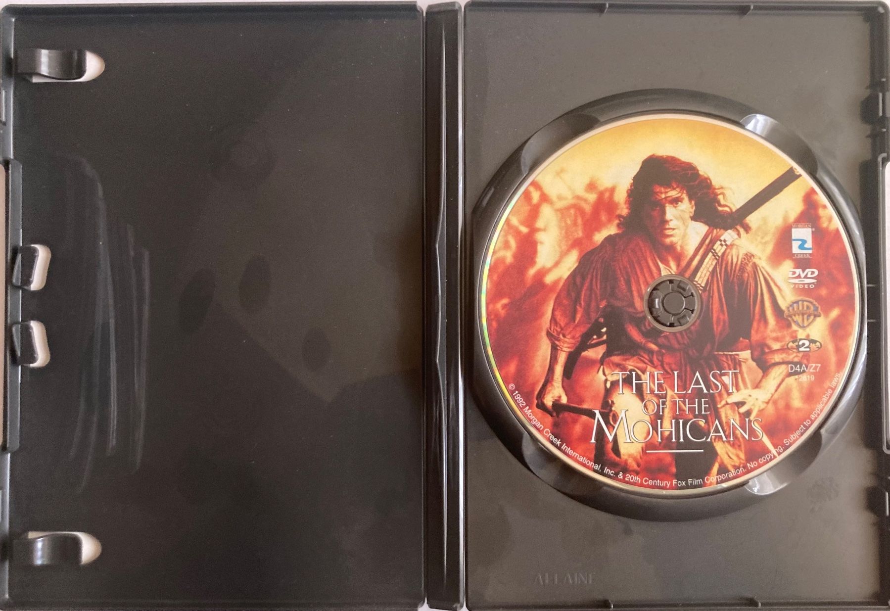 Tutti i DVDs: DANIEL DAY-LEWIS - LE DERNIER DES MOHICANS – Usato da Poliez-Pittet venduto da Newtown-Records 2