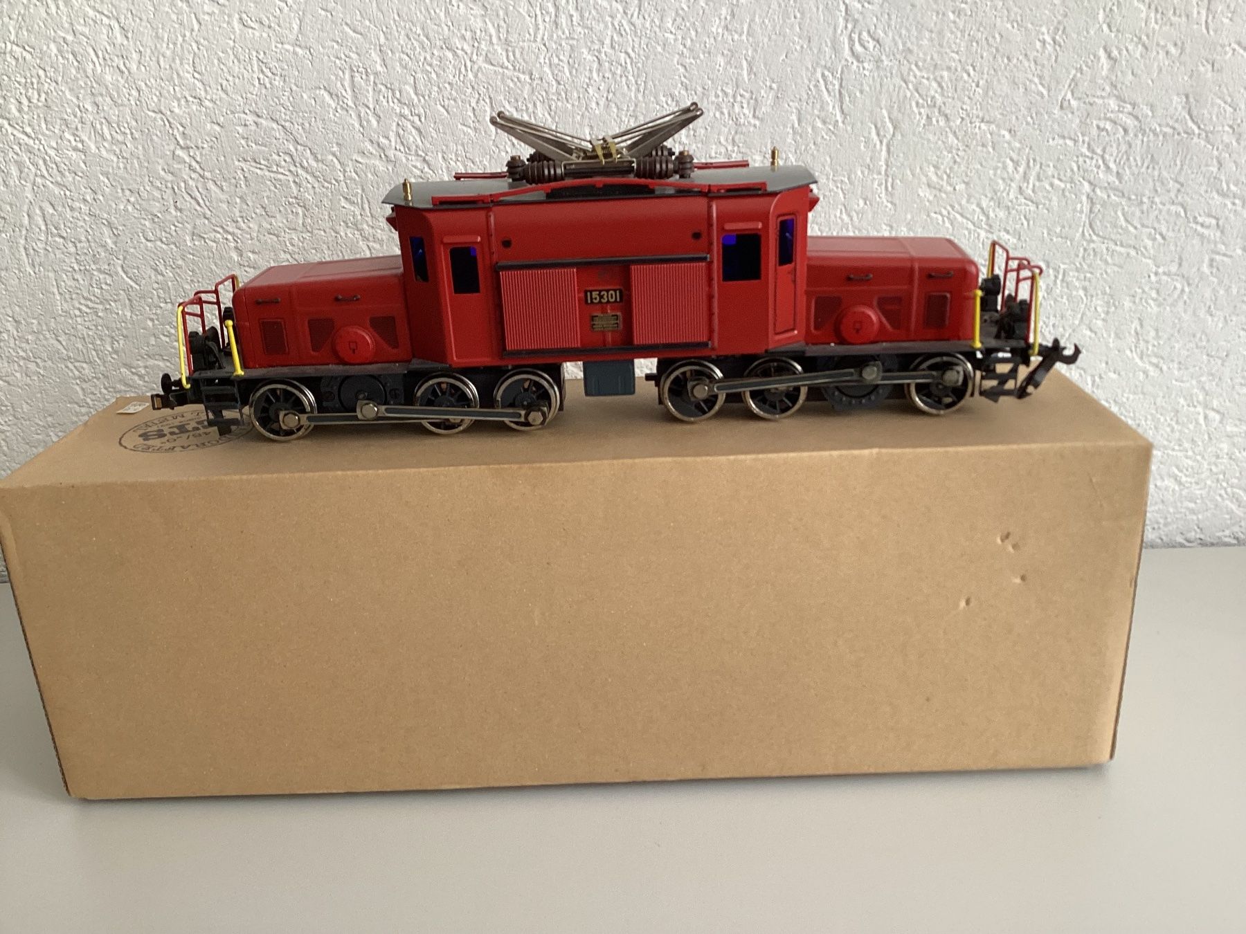 Modellini di ferrovie: Locomotive CFF De 6/6 – Nuovo e nell'imballaggio originale da Vouvry venduto da marius09