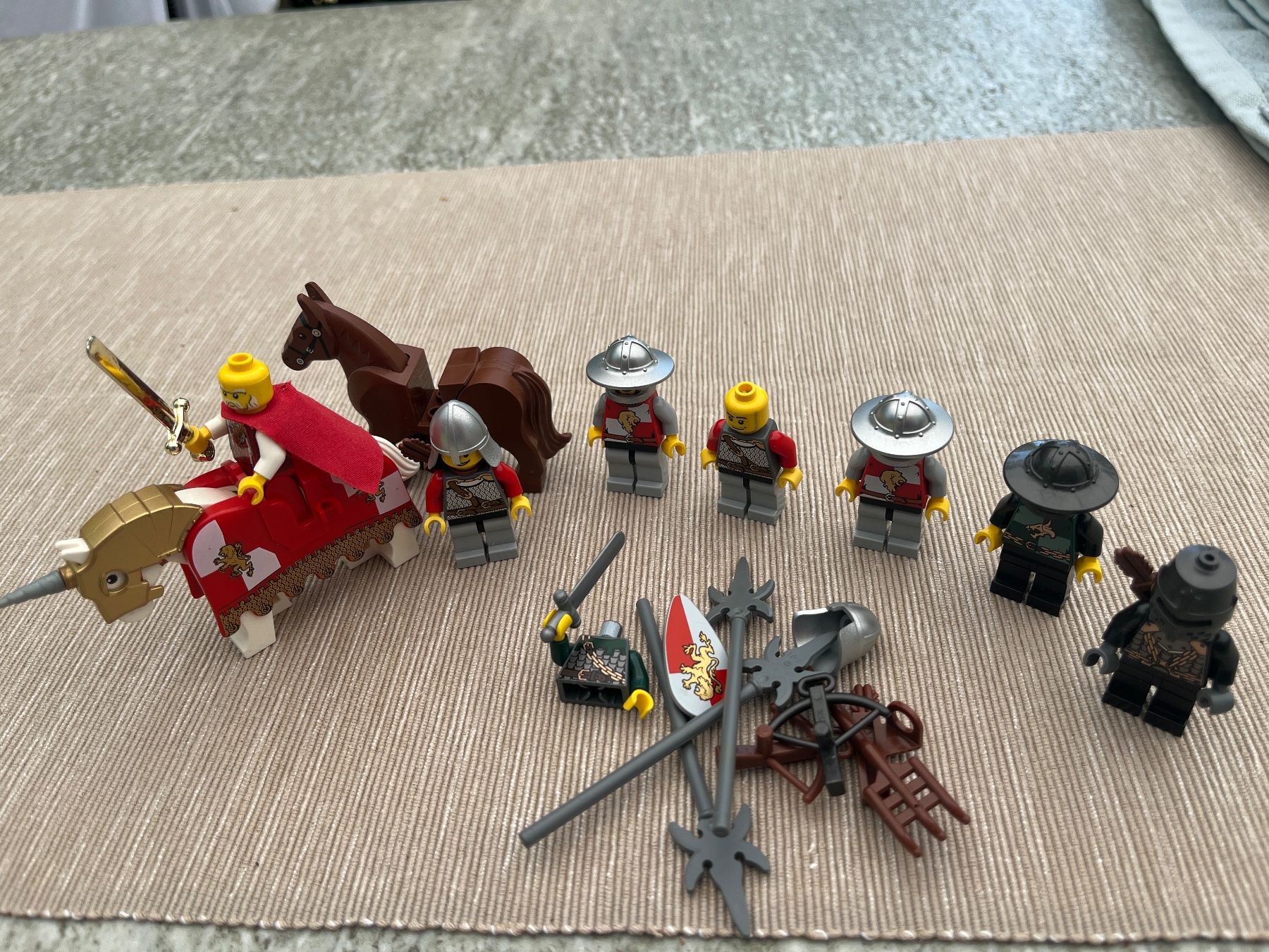 Lego Spielzeuge: Lego Castle Minifiguren Kovolut – Gebraucht aus Winterthur von Wusa01