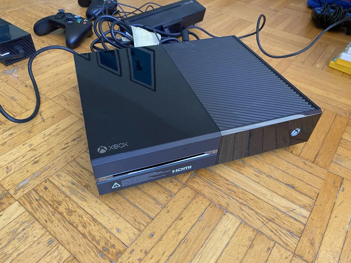 Microsoft Console: Console XBox one 500Go – Usato da Lausanne venduto da marcs3441 3