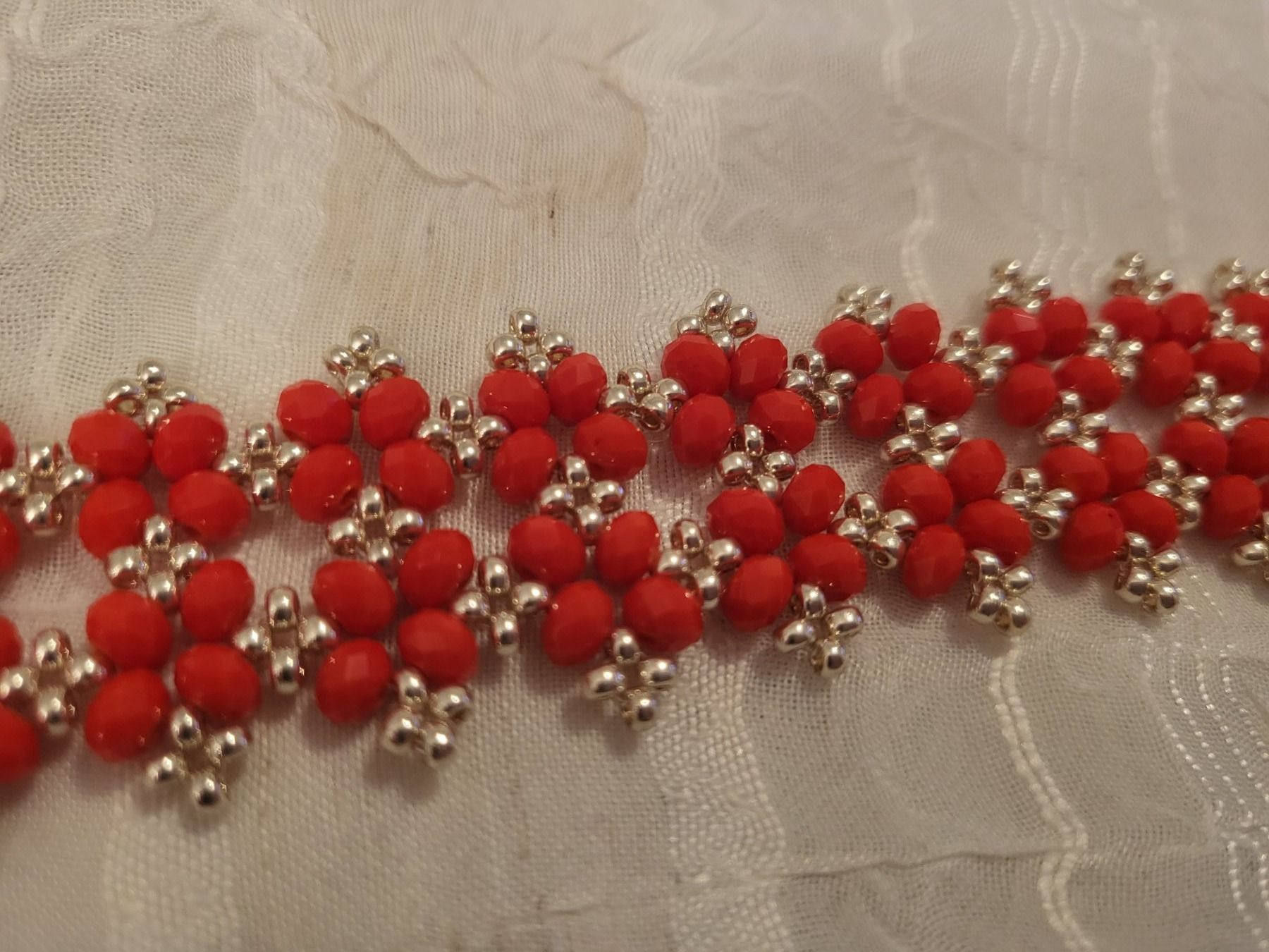 Bracciali & Braccialetti: Handgemachte armkette aus glasperlen rot – Usato da Dietikon venduto da Eleda 1