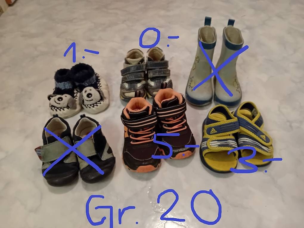 Scarpe per ragazzi: Kleinkinderschuhe Gr.20, 21, 22, 23, 24 – Usato da Gonten venduto da juliainauen