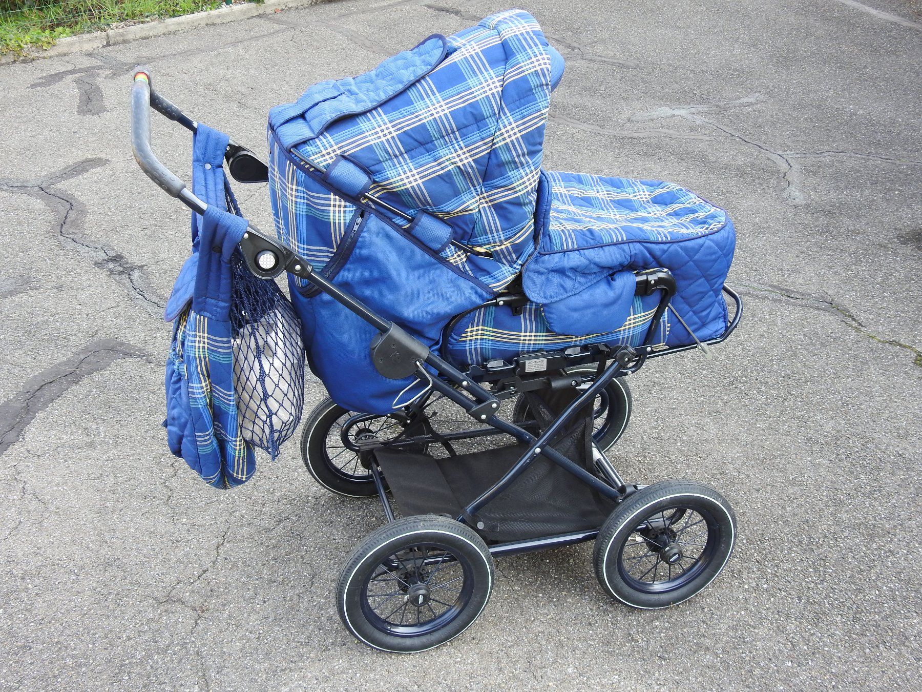 Carrozzine: Kinderwagen mit Zubehör – Usato da Neftenbach venduto da Neftisale 1